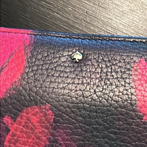 New Madison Ave. Floral Wallet - Picture 2 of 5